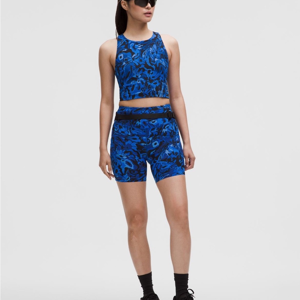 NWT Lululemon Athletica Blue Floral Shorts